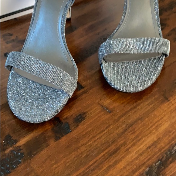 ✨NWT✨ Silver Dazzle Strap Heel - Picture 5 of 7